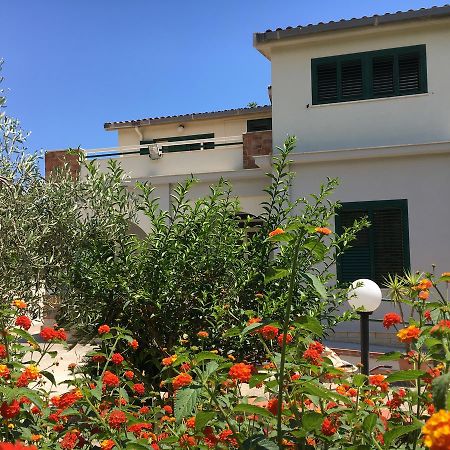 Villa Del Falso Pepe Avola Bagian luar foto