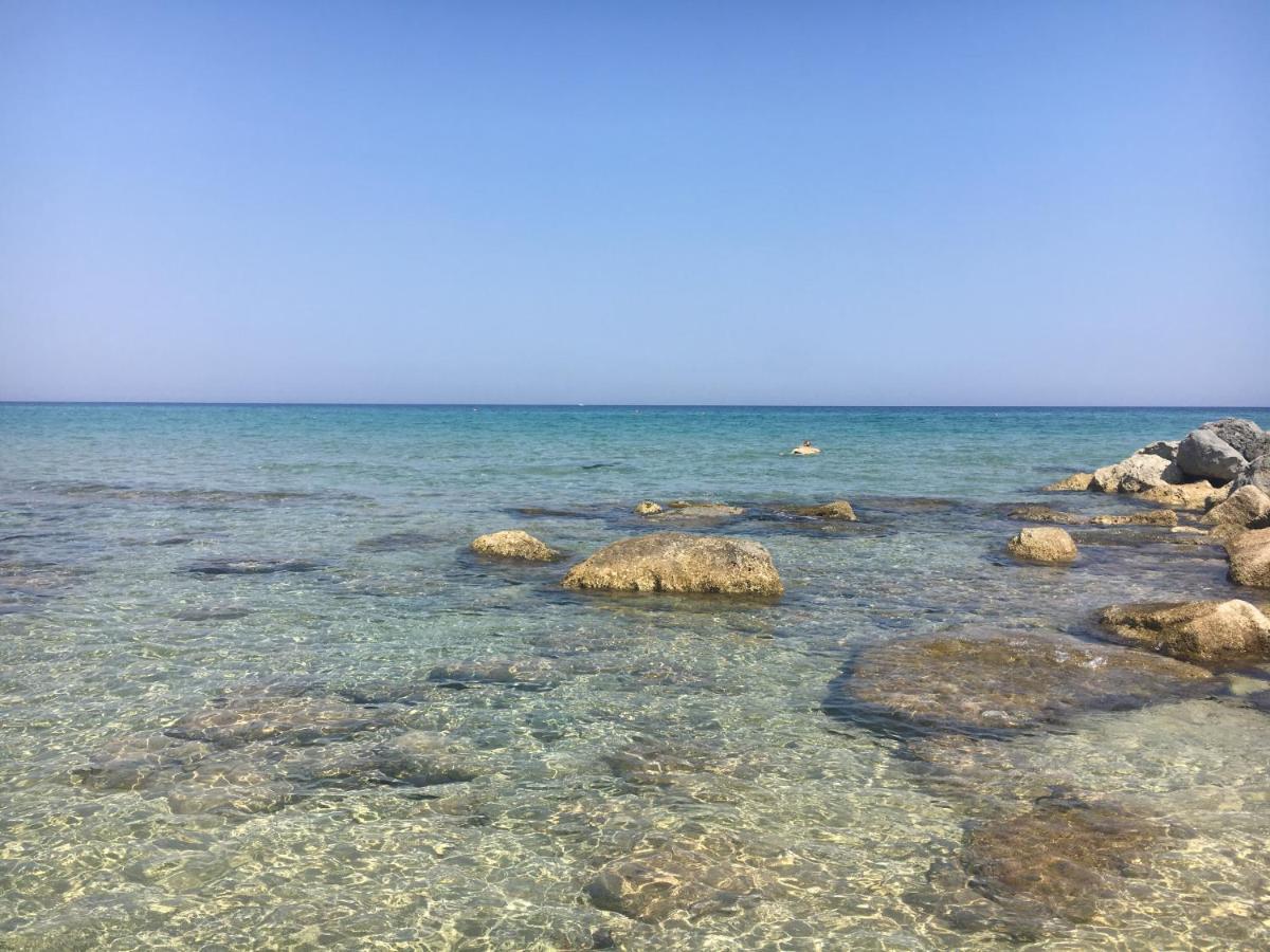 Villa Del Falso Pepe Avola Bagian luar foto