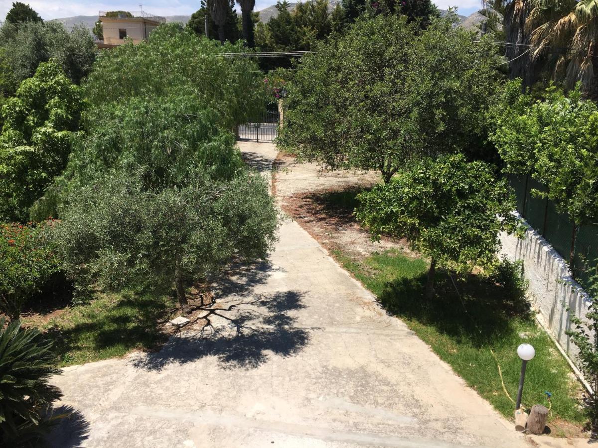 Villa Del Falso Pepe Avola Bagian luar foto