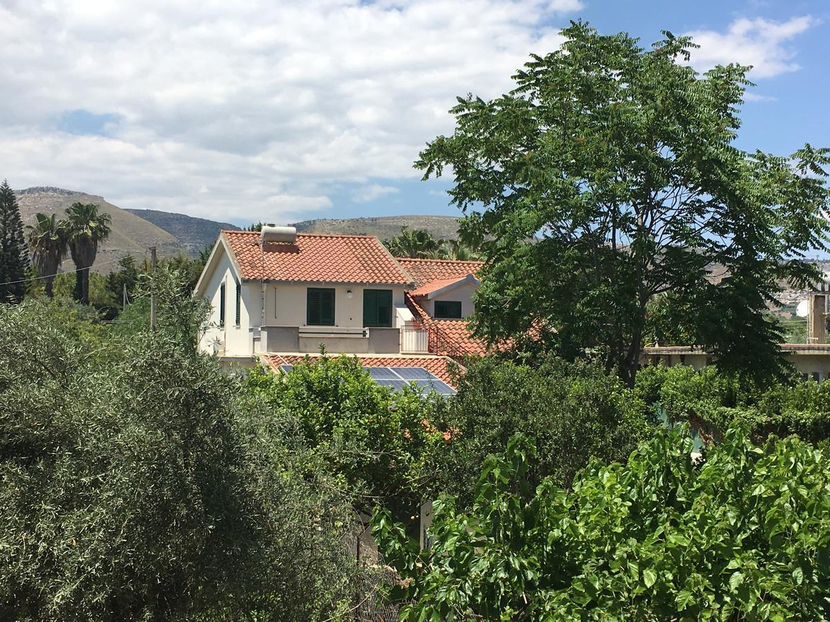 Villa Del Falso Pepe Avola Bagian luar foto