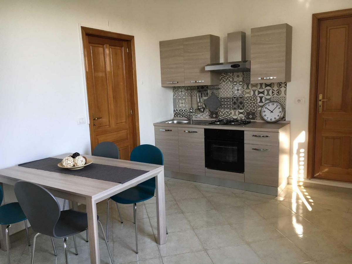 Villa Del Falso Pepe Avola Bagian luar foto