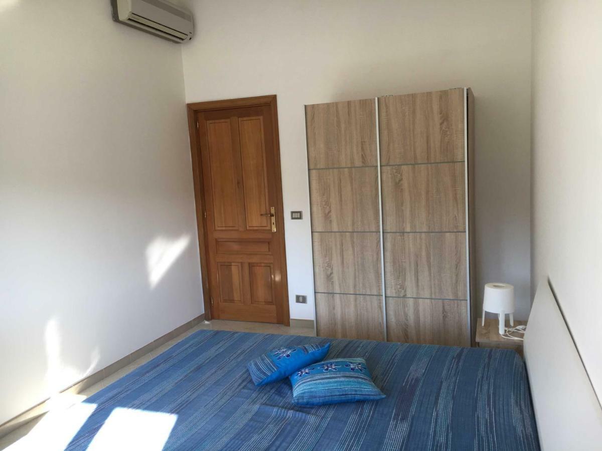 Villa Del Falso Pepe Avola Bagian luar foto